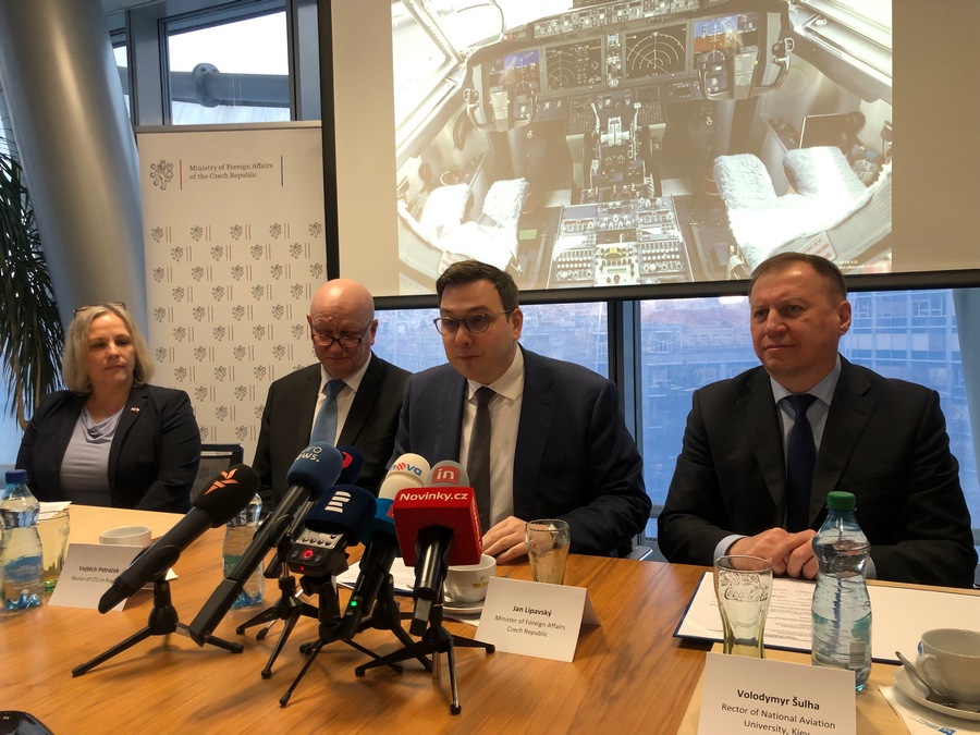 Спільний українсько-чеський проєкт підготовки пілотів буде продовжено на другий рік: результати роботи делегації НАУ в Празі
